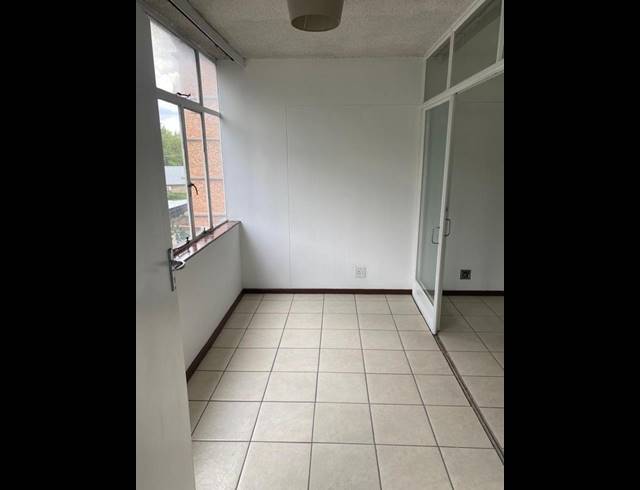 3 BEDROOM APARTMENT FOR SALE IN SUNNYSIDE